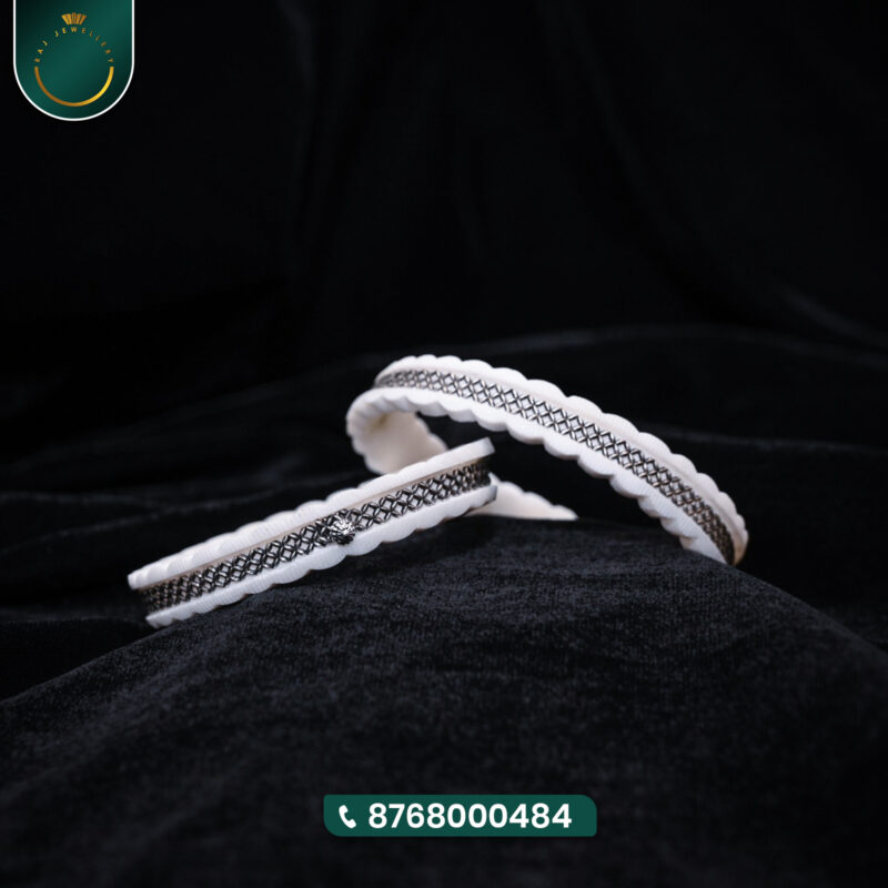 Shankha One Pair